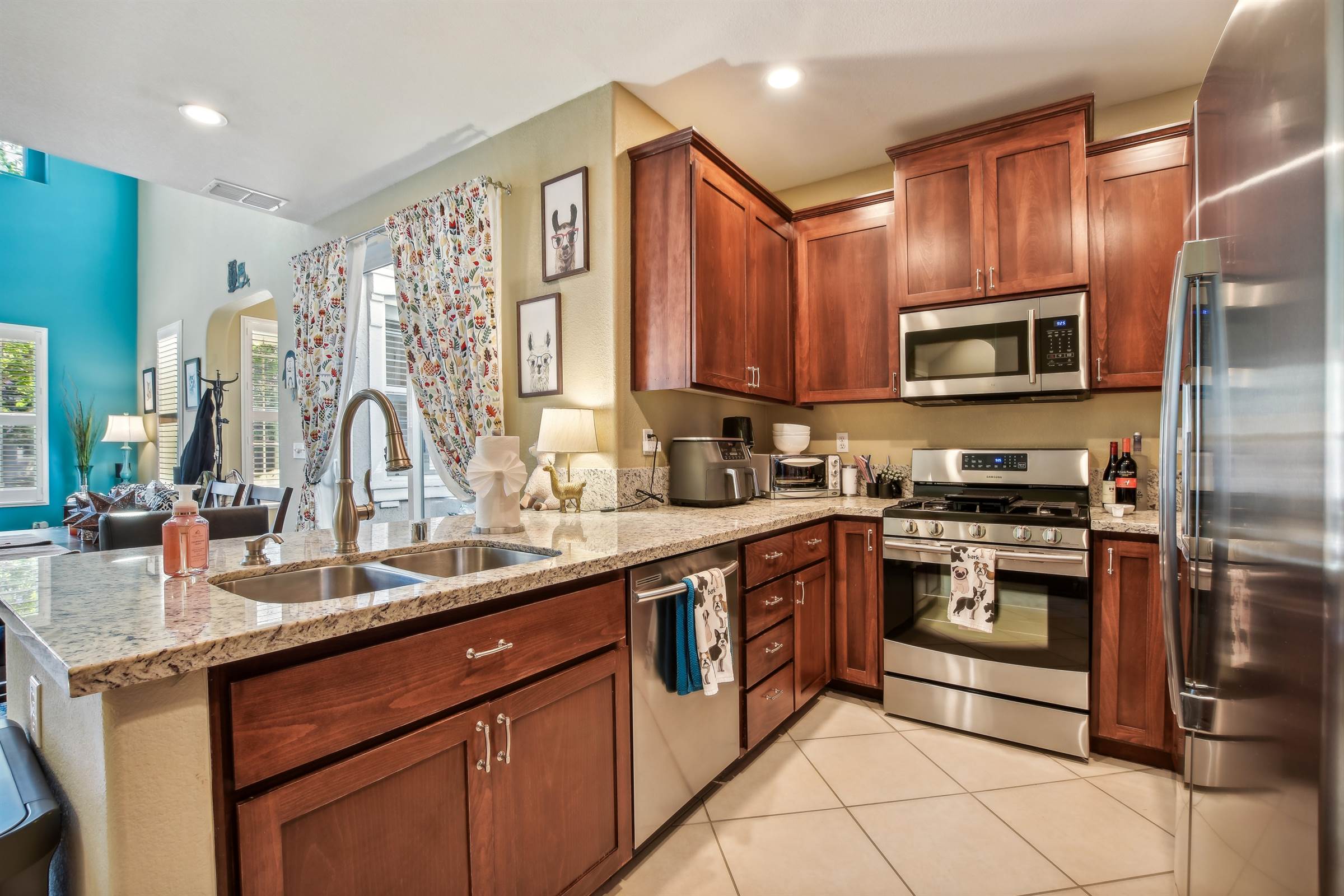 3106 Lea Sterling Way, Rancho Cordova, CA 95670