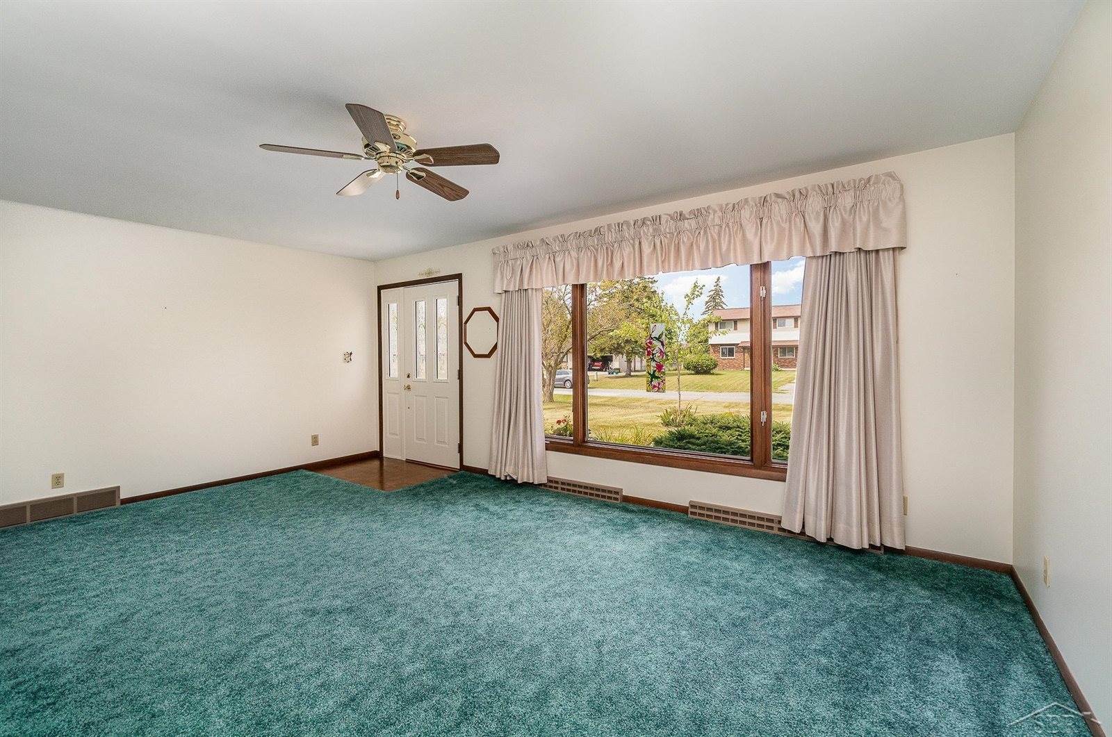 571 E Dawn Drive, Saginaw, MI 48623