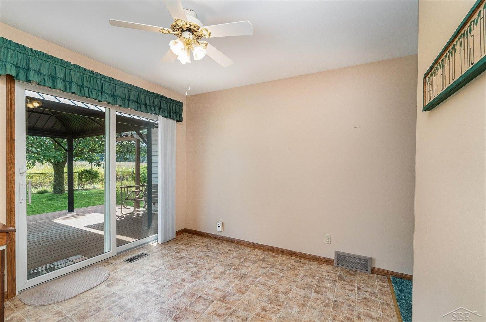 571 E Dawn Drive, Saginaw, MI 48623