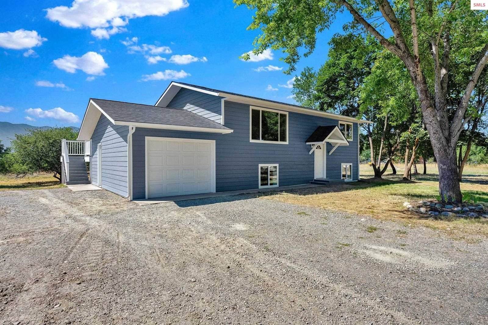 60 Cherry Lane, Moyie Springs, ID 83845