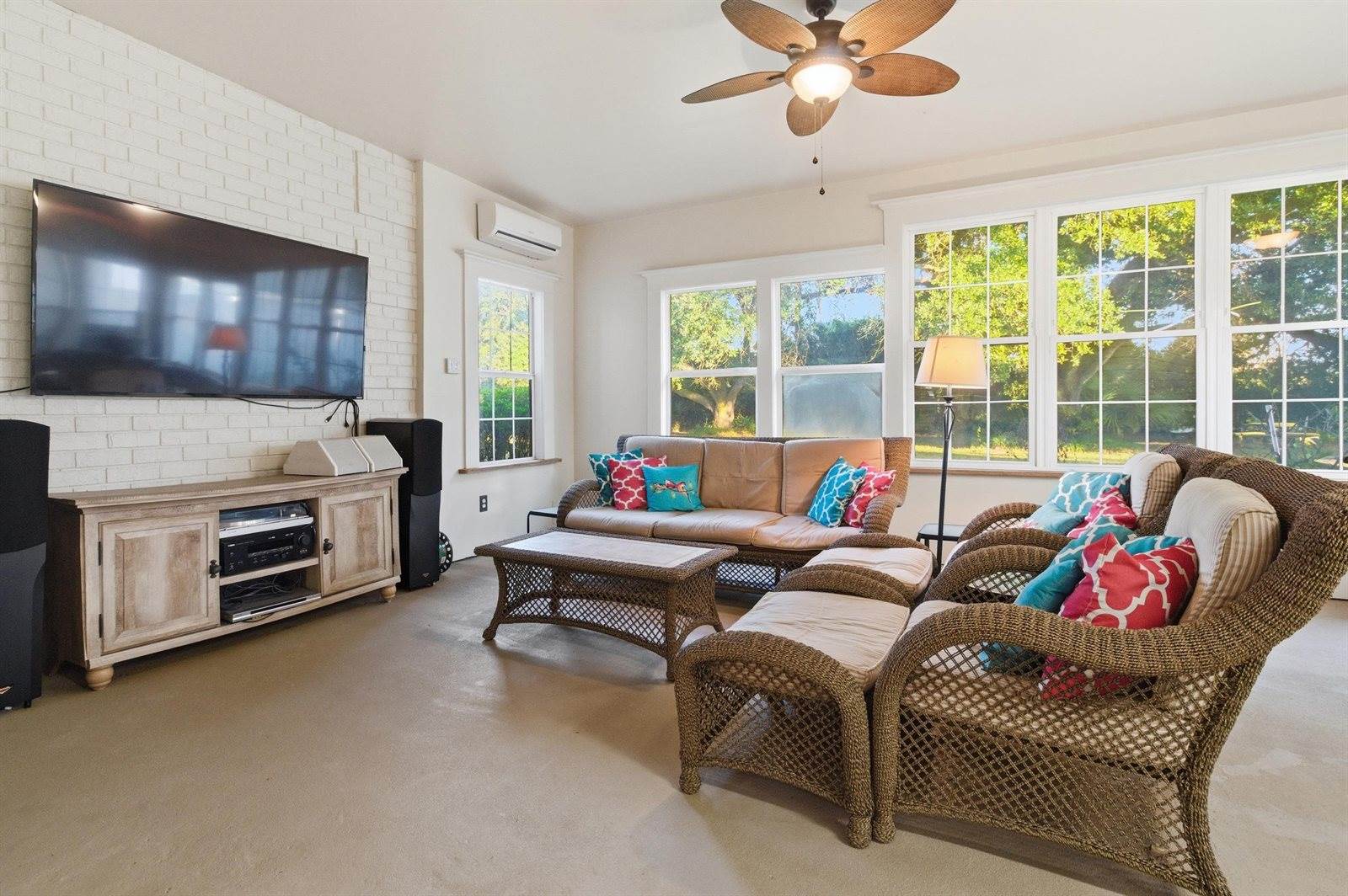 189 Palm Ave, Larose, LA 70373