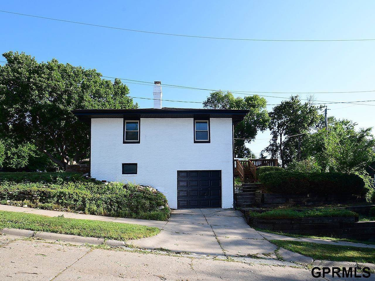 1427 S 52 Street, Omaha, NE 68106