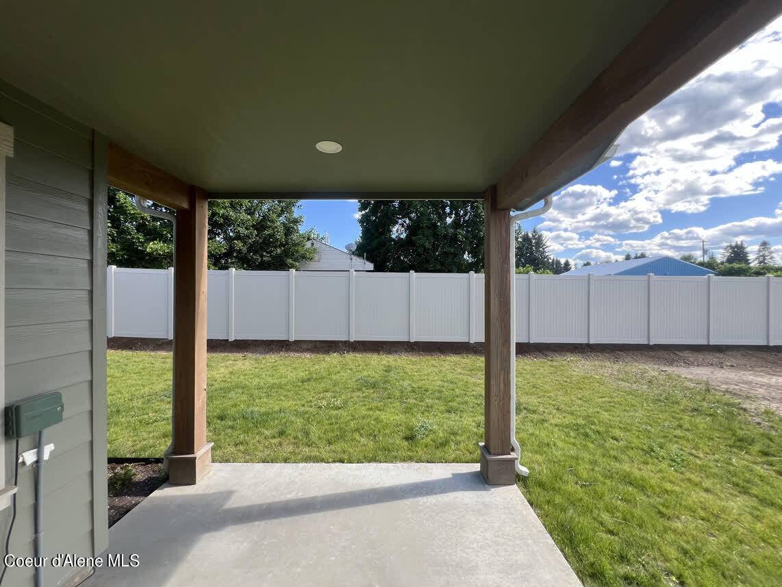 6802 Selkirk St, Bonners Ferry, ID 83805