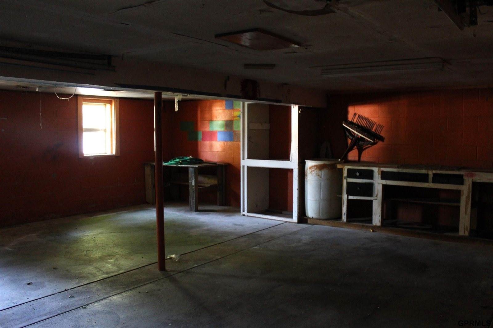 6106 Pratt Street, Omaha, NE 68104