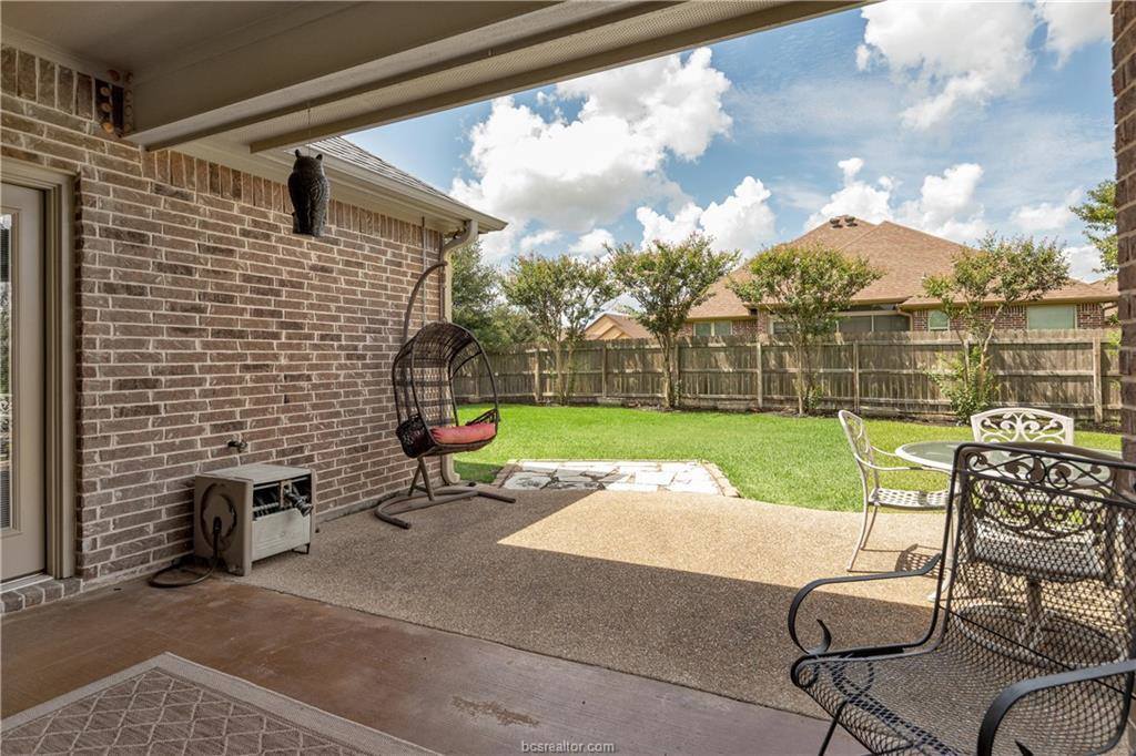 15621 Shady Brook Lane, College Station, TX 77845