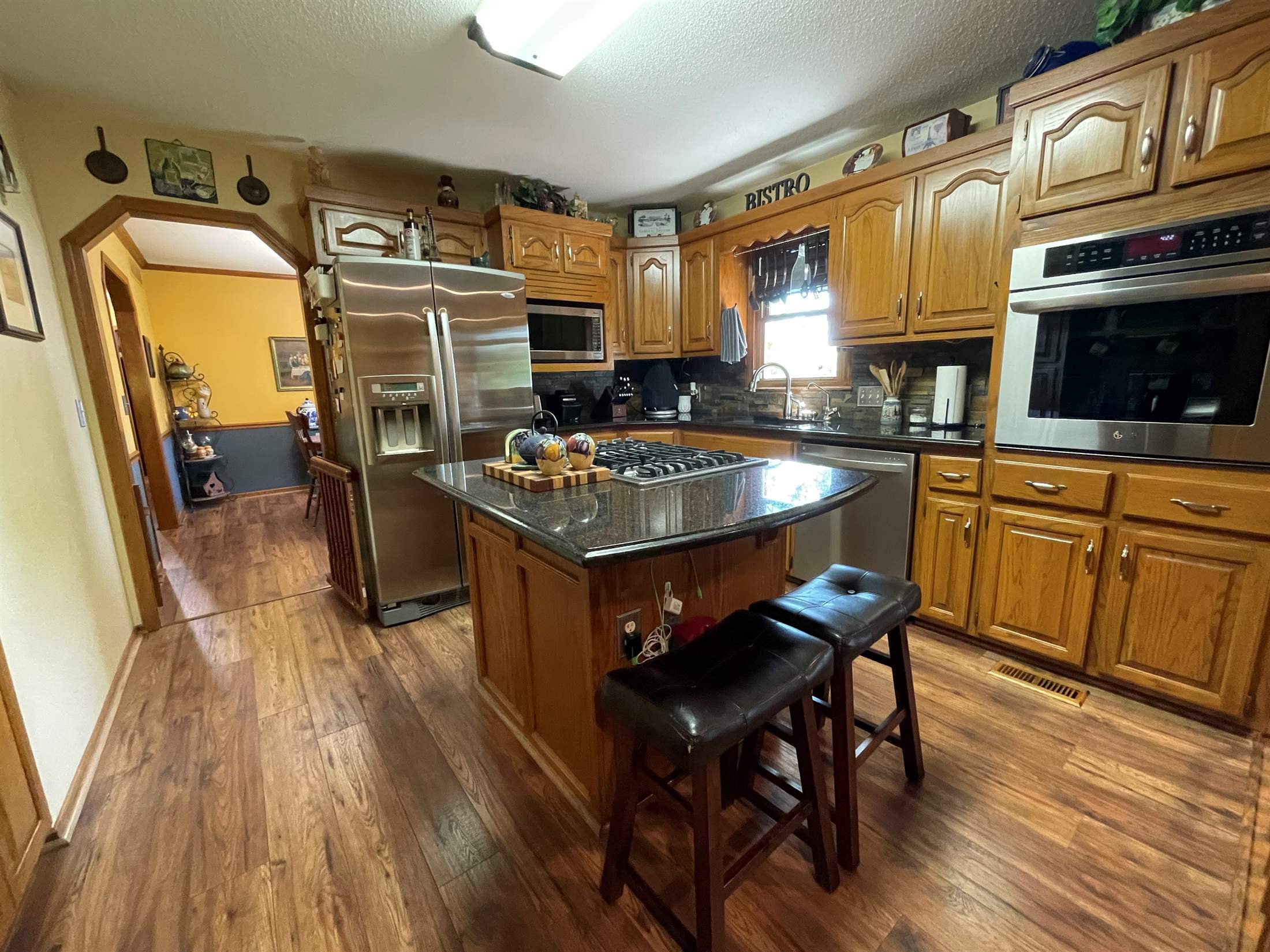 4245 North Eagle Lake Dr, Bel Aire, KS 67220