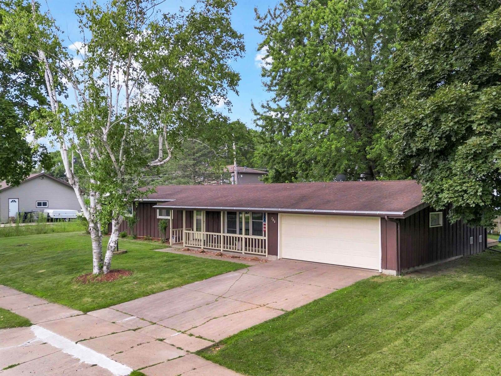 700 N Willow Avenue, Marshfield, WI 54449