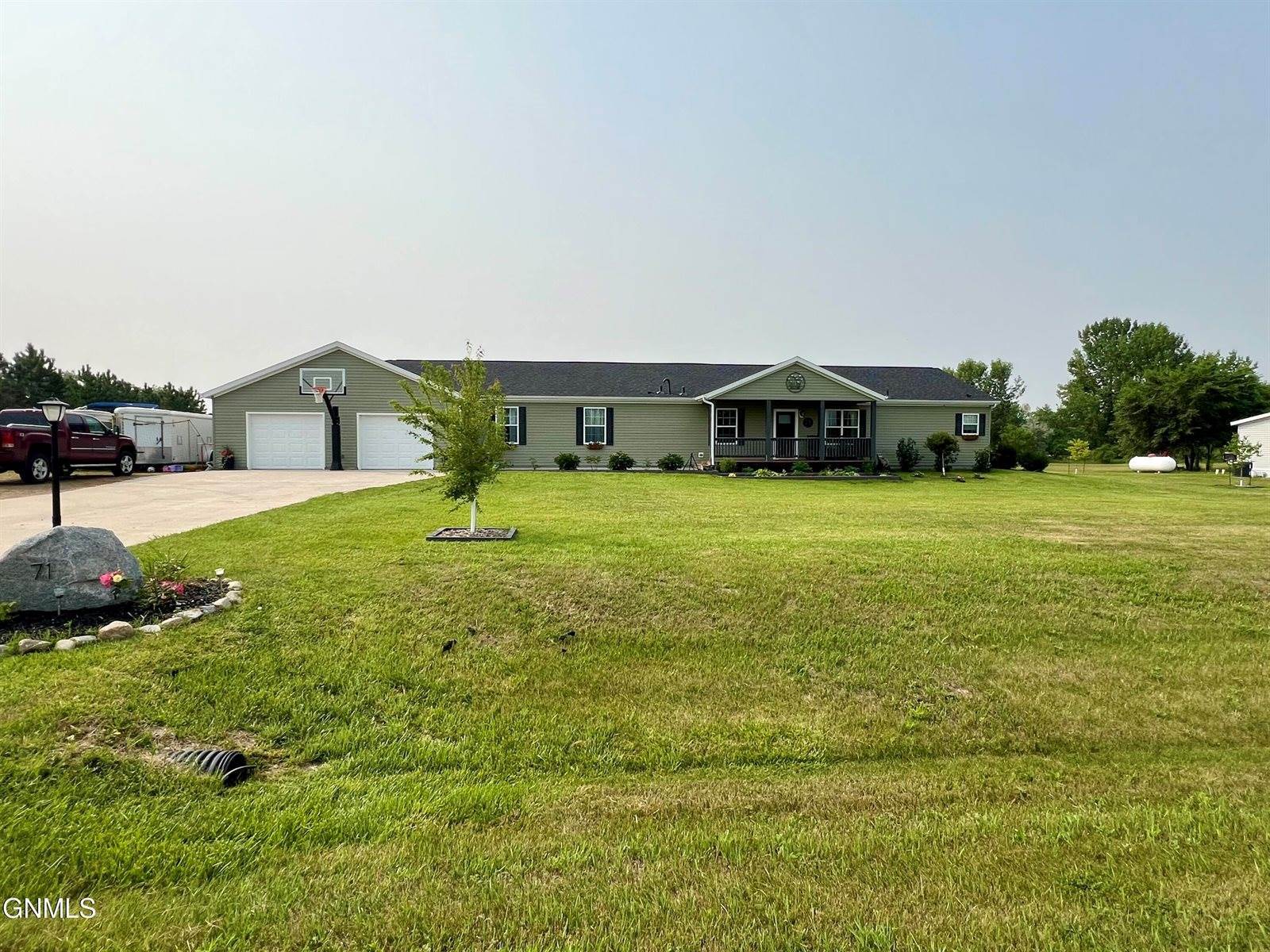 71 69th Street East, Williston, ND 58801