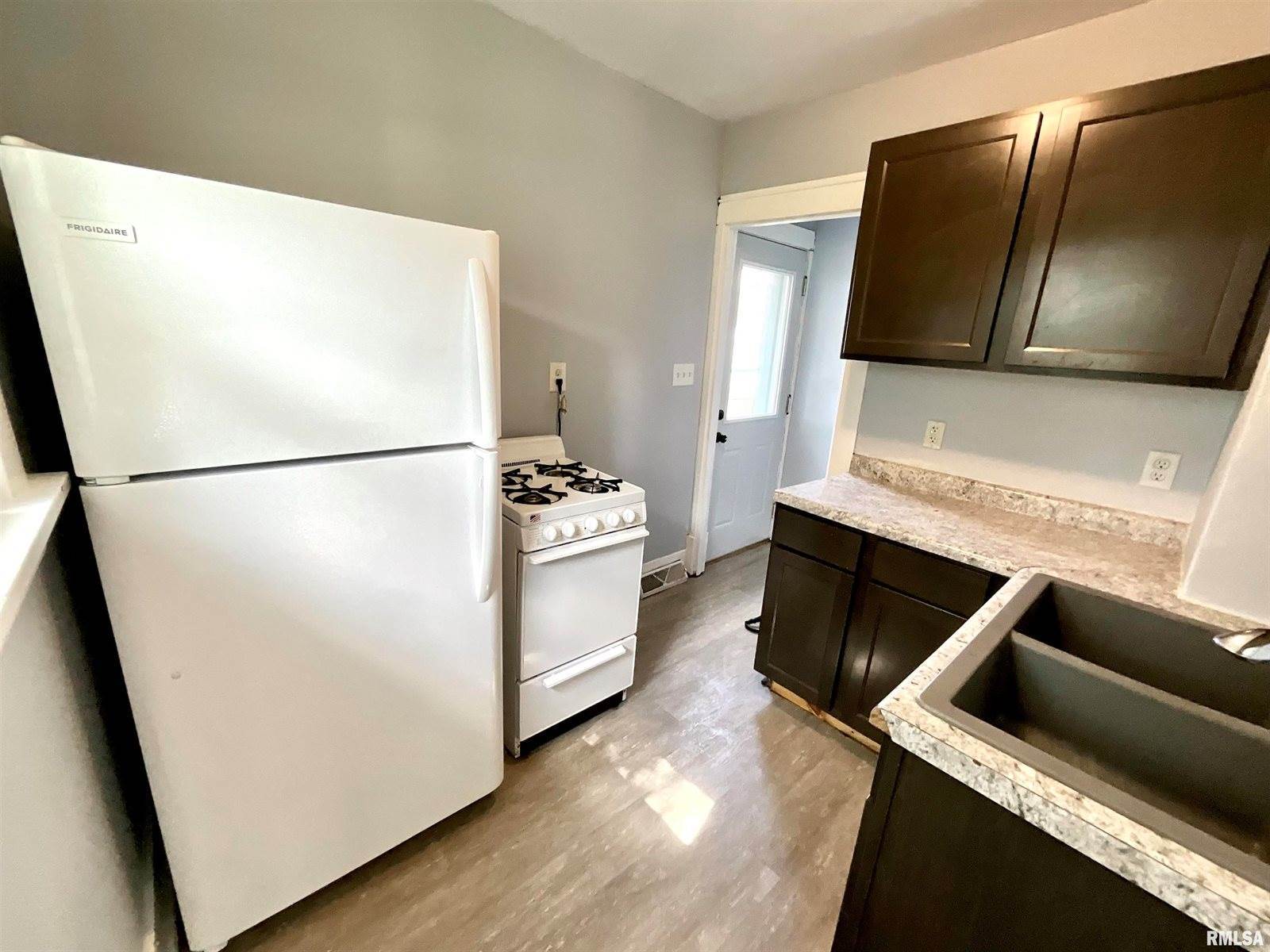 125 17TH Avenue, East Moline, IL 61244