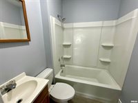 125 17TH Avenue, East Moline, IL 61244