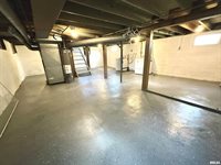 125 17TH Avenue, East Moline, IL 61244