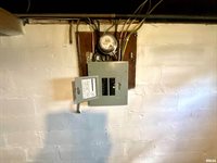 125 17TH Avenue, East Moline, IL 61244