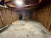 125 17TH Avenue, East Moline, IL 61244