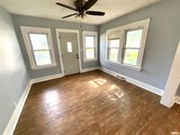 125 17TH Avenue, East Moline, IL 61244