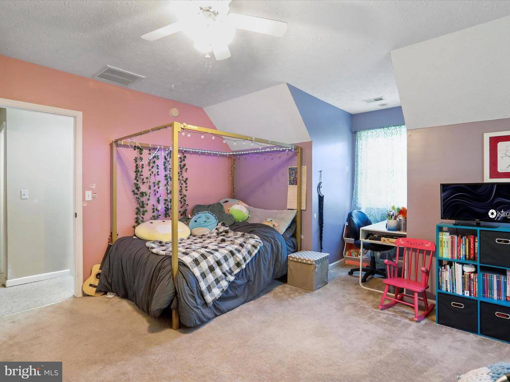 856 Lamplight Road, Inwood, WV 25428