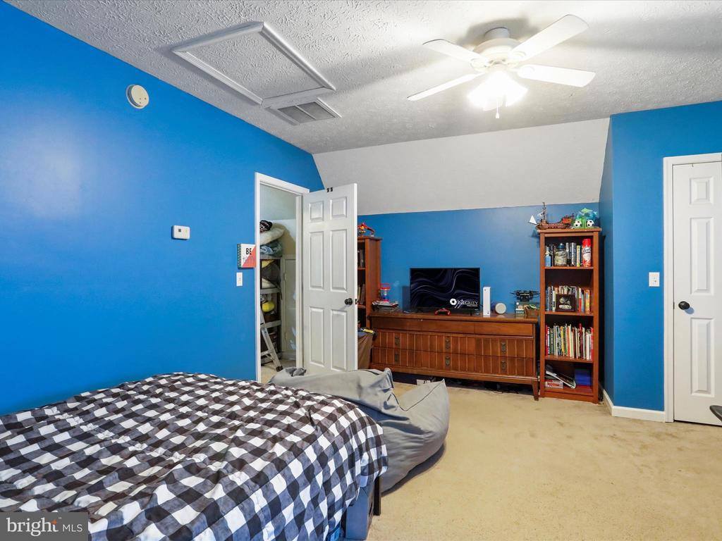 856 Lamplight Road, Inwood, WV 25428