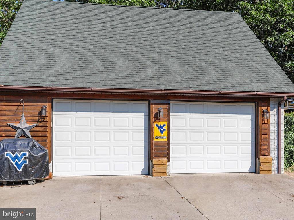 856 Lamplight Road, Inwood, WV 25428