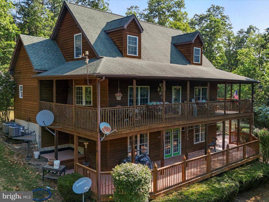 856 Lamplight Road, Inwood, WV 25428