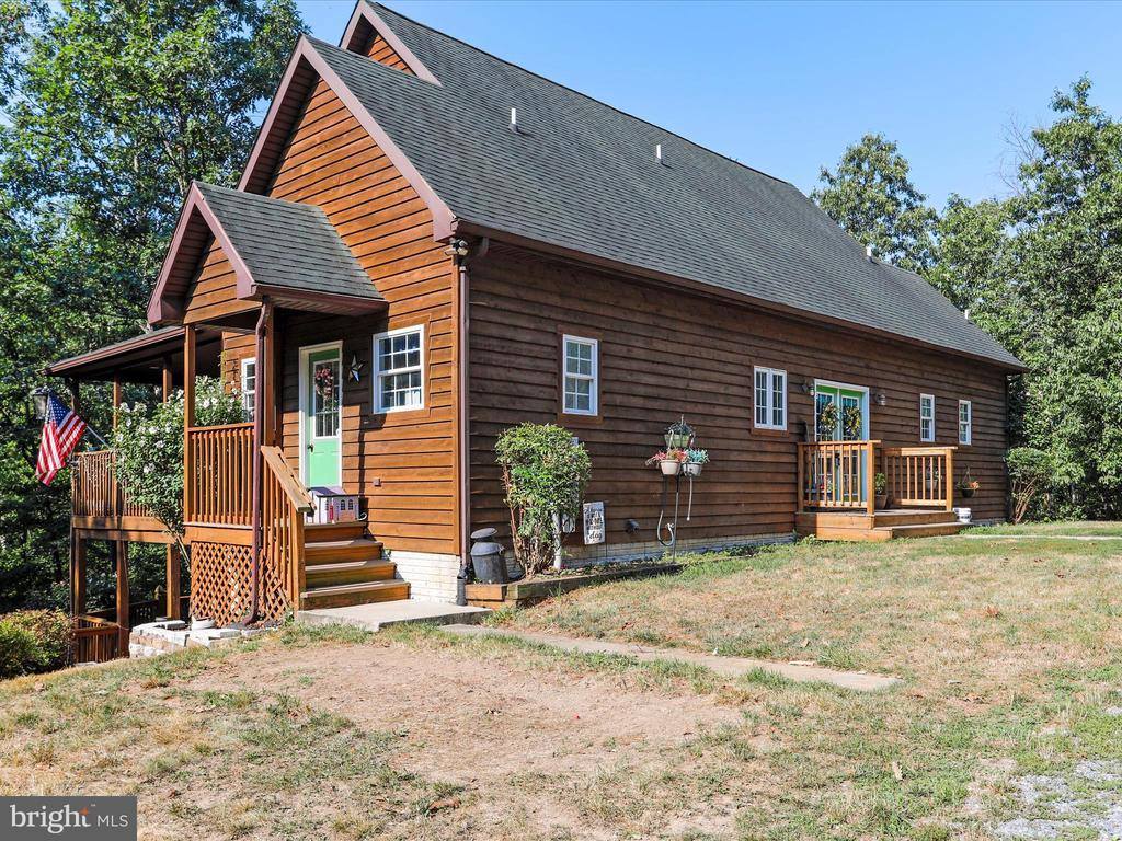 856 Lamplight Road, Inwood, WV 25428