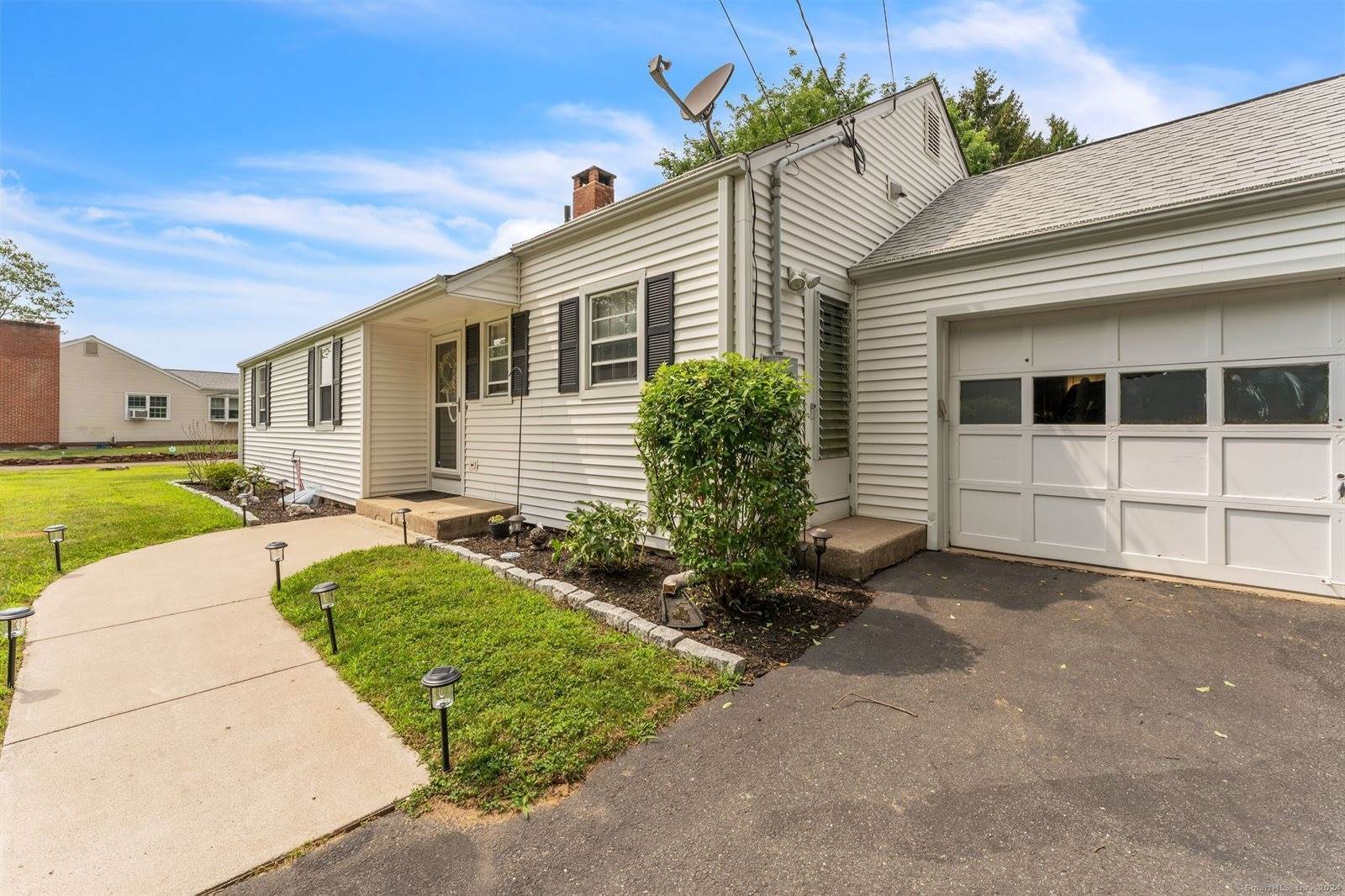 58 West Granby, Granby, CT 06035