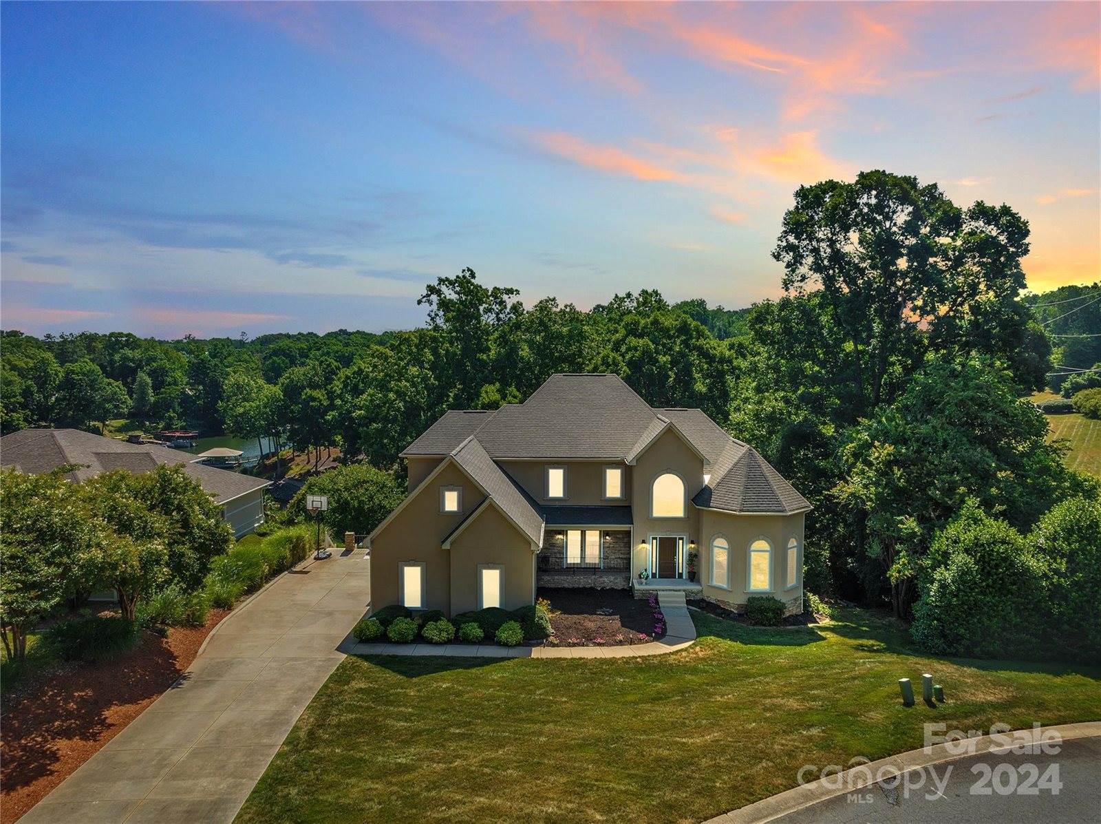 122 Long Cove Lane, Mooresville, NC 28117