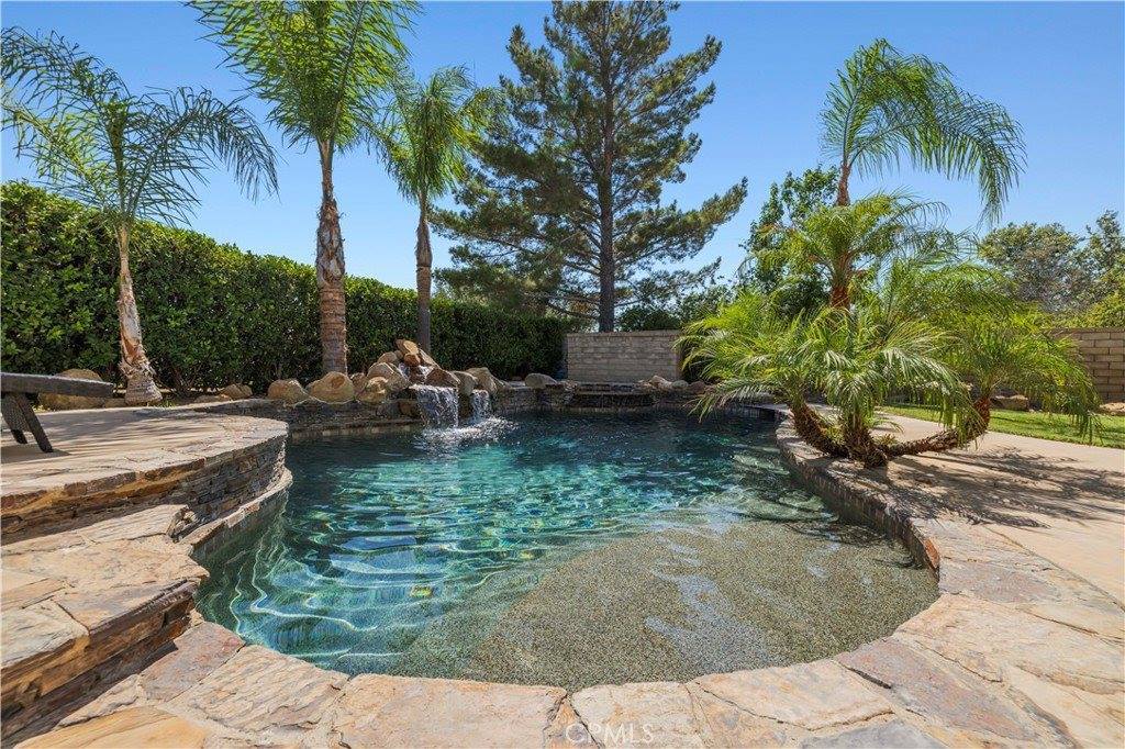 27630 Mariposa Lane, Castaic, CA 91384