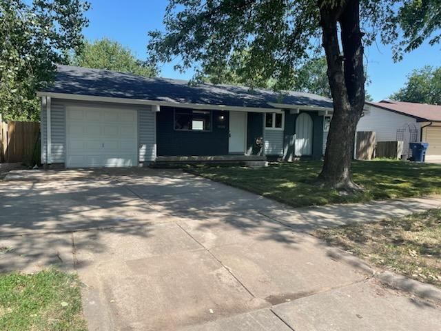 2420 S Bennett Ave, Wichita, KS 67217