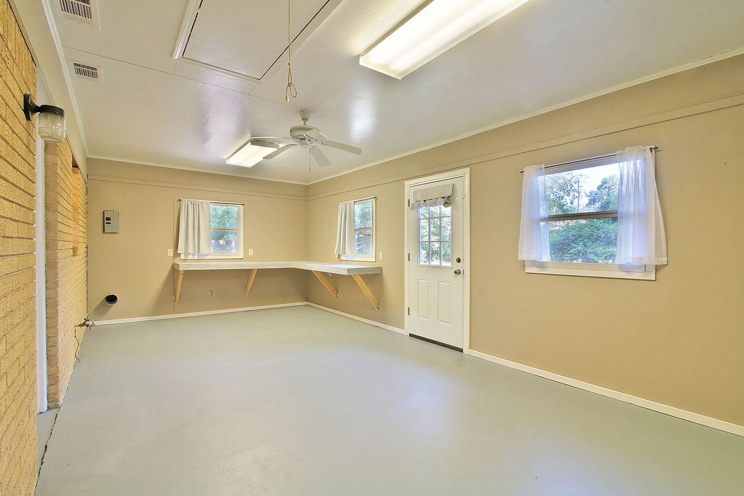 5 Lafayette Pl, Gulfport, MS 39507