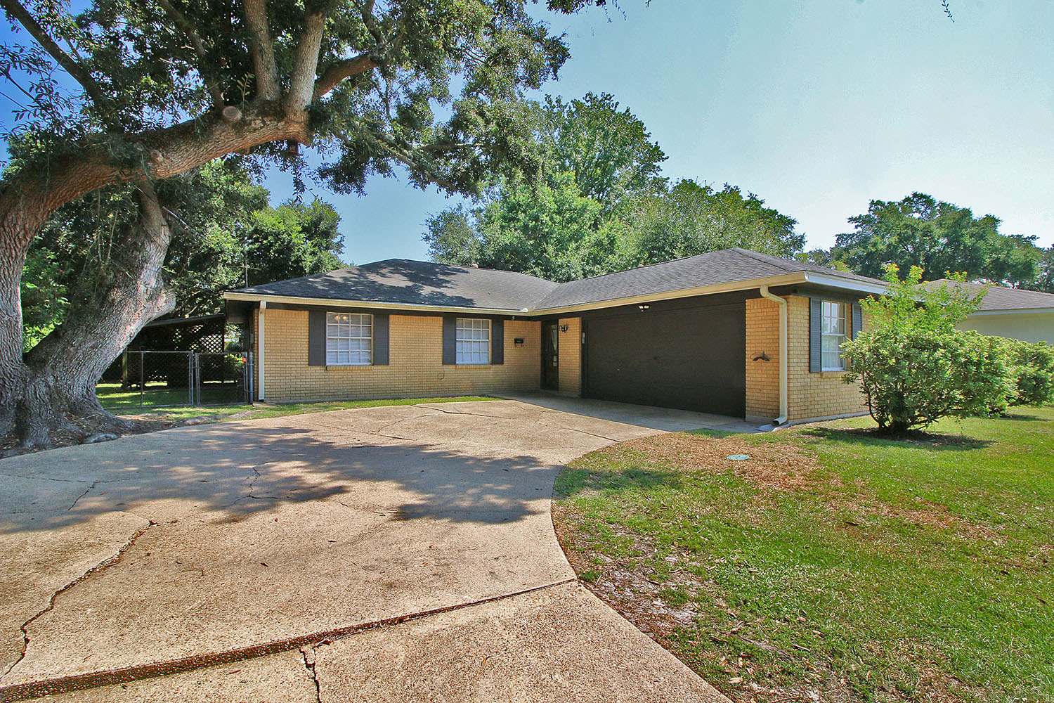 5 Lafayette Pl, Gulfport, MS 39507