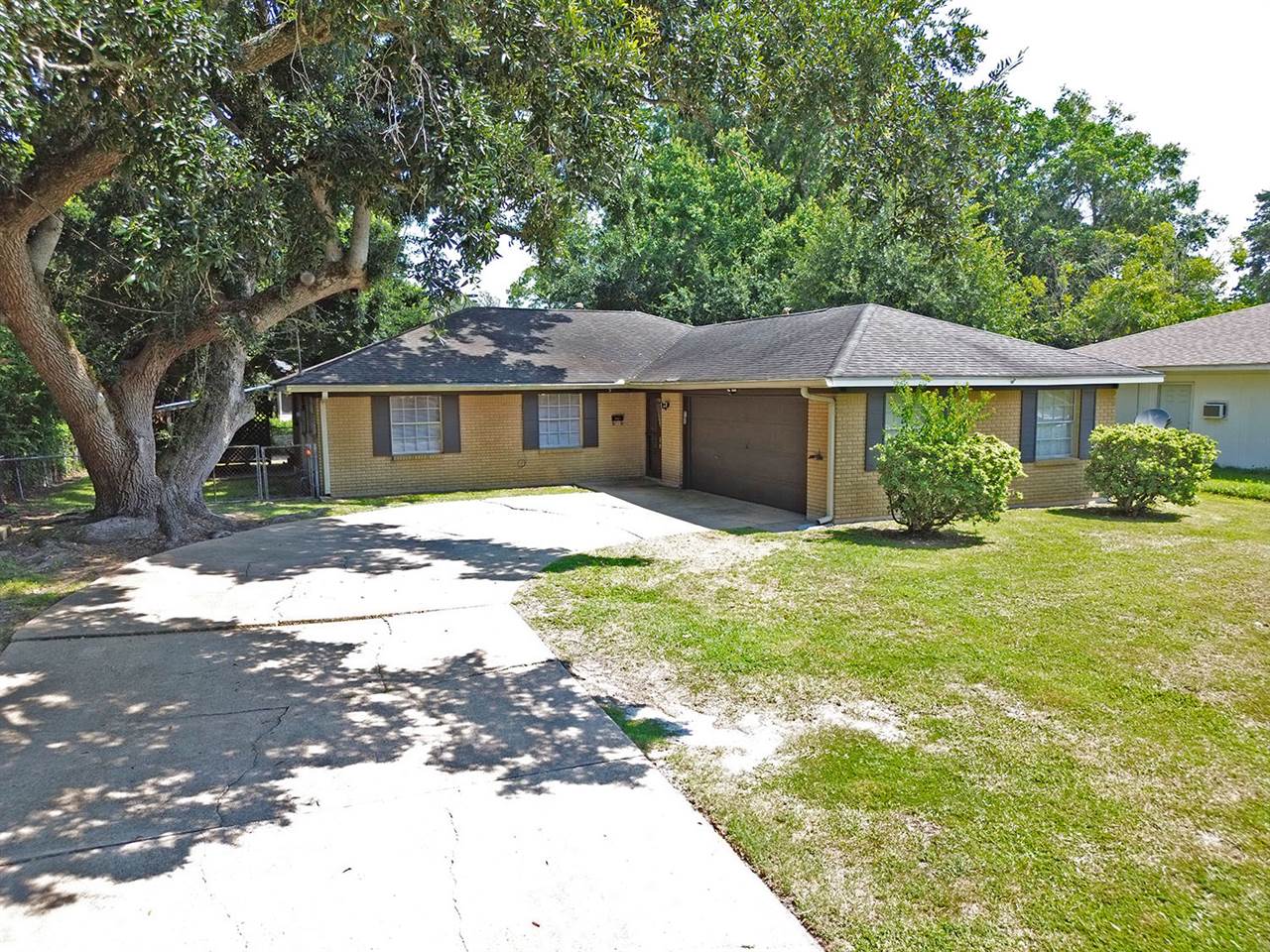 5 Lafayette Pl, Gulfport, MS 39507
