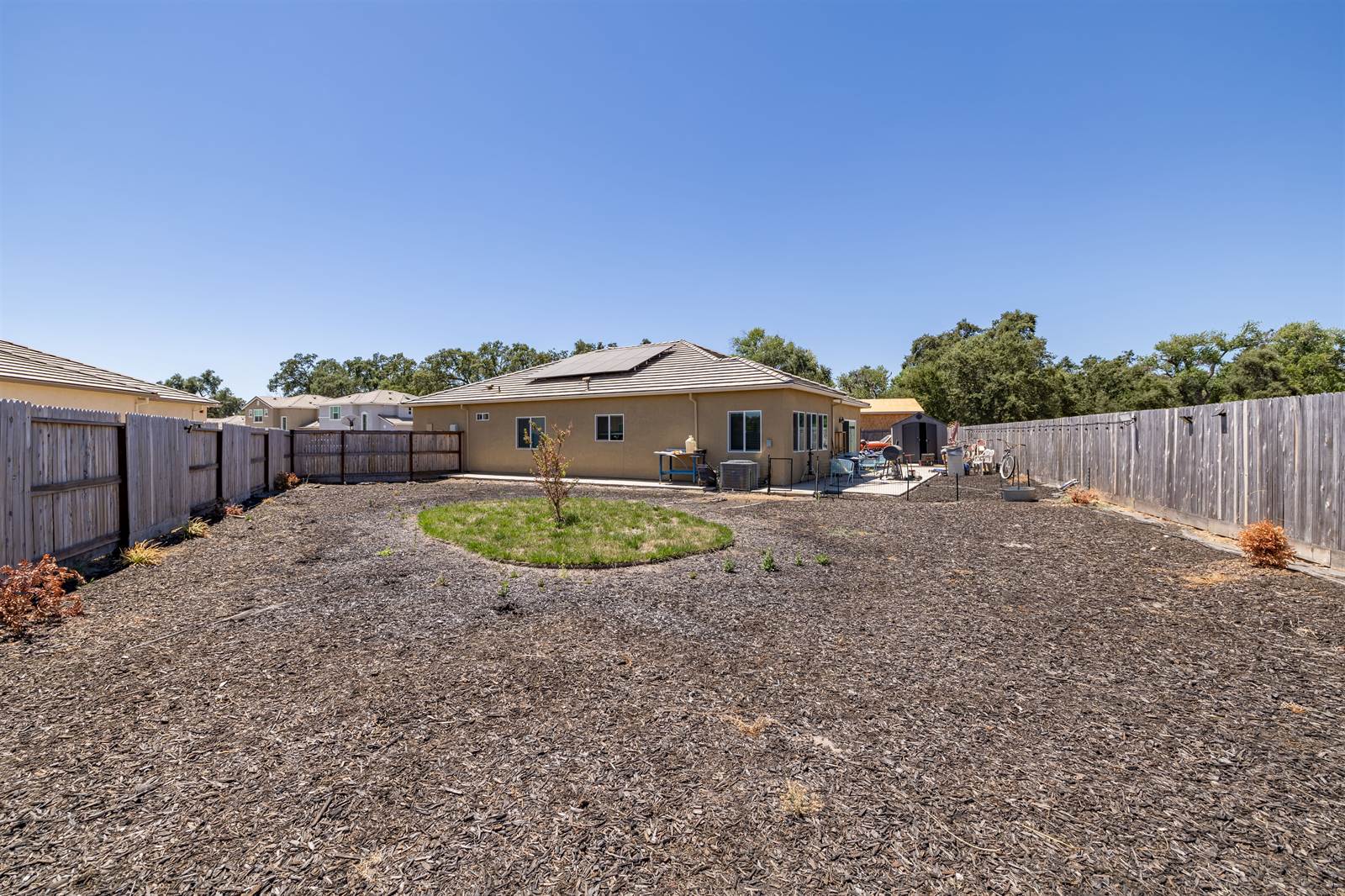 1046 Willow Dr, Ione, CA 95640