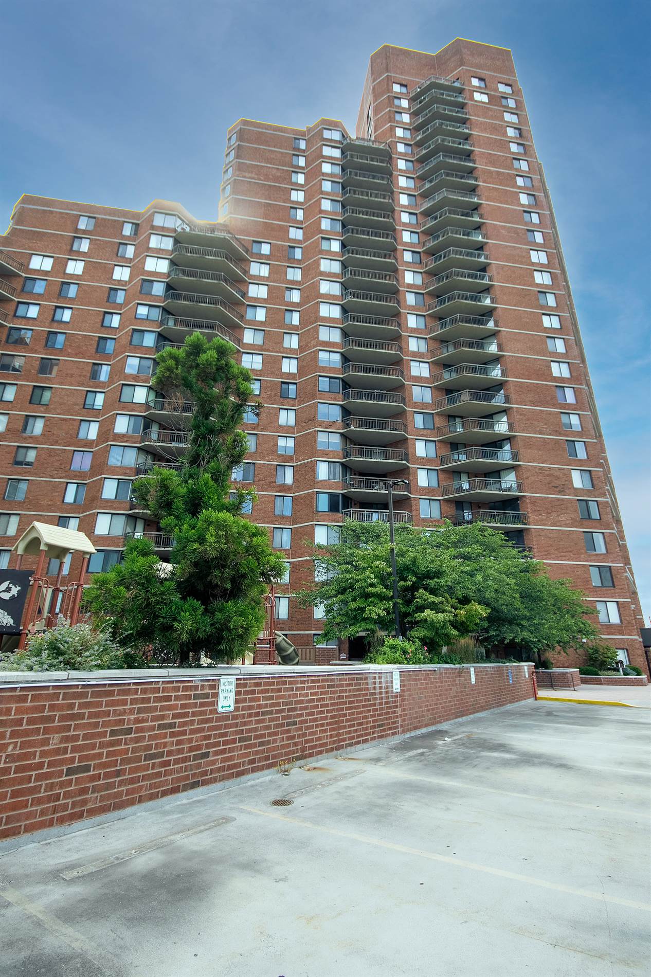 2508 Harmon Cove Towers, Seacaucus, NJ 07094