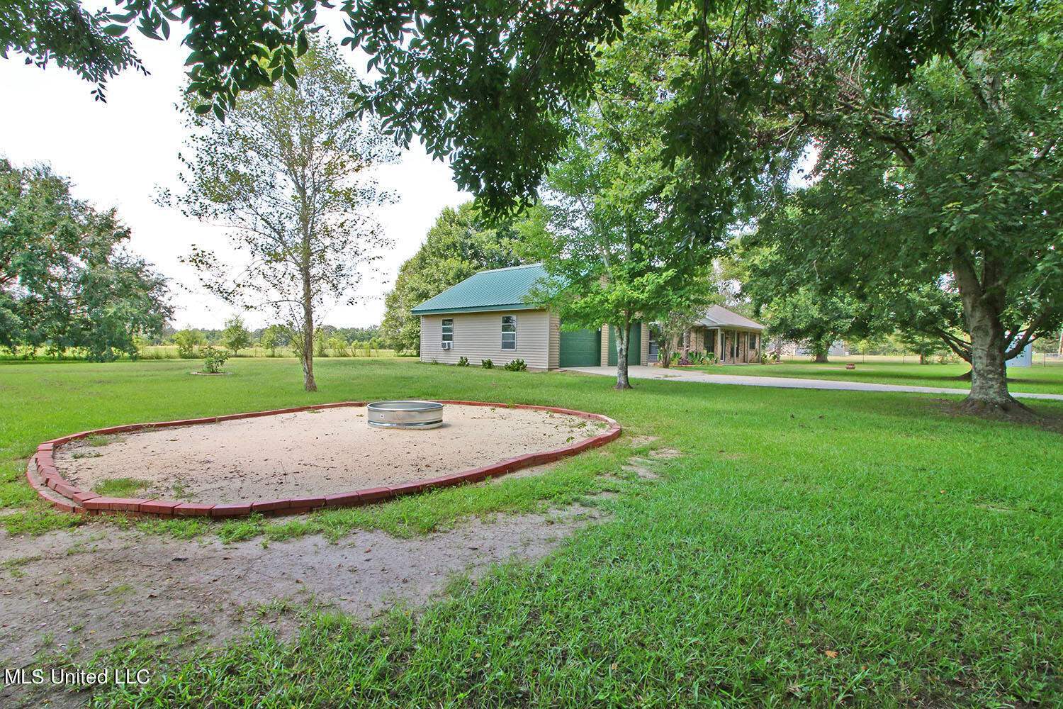 25441 William Road, Picayune, MS 39466