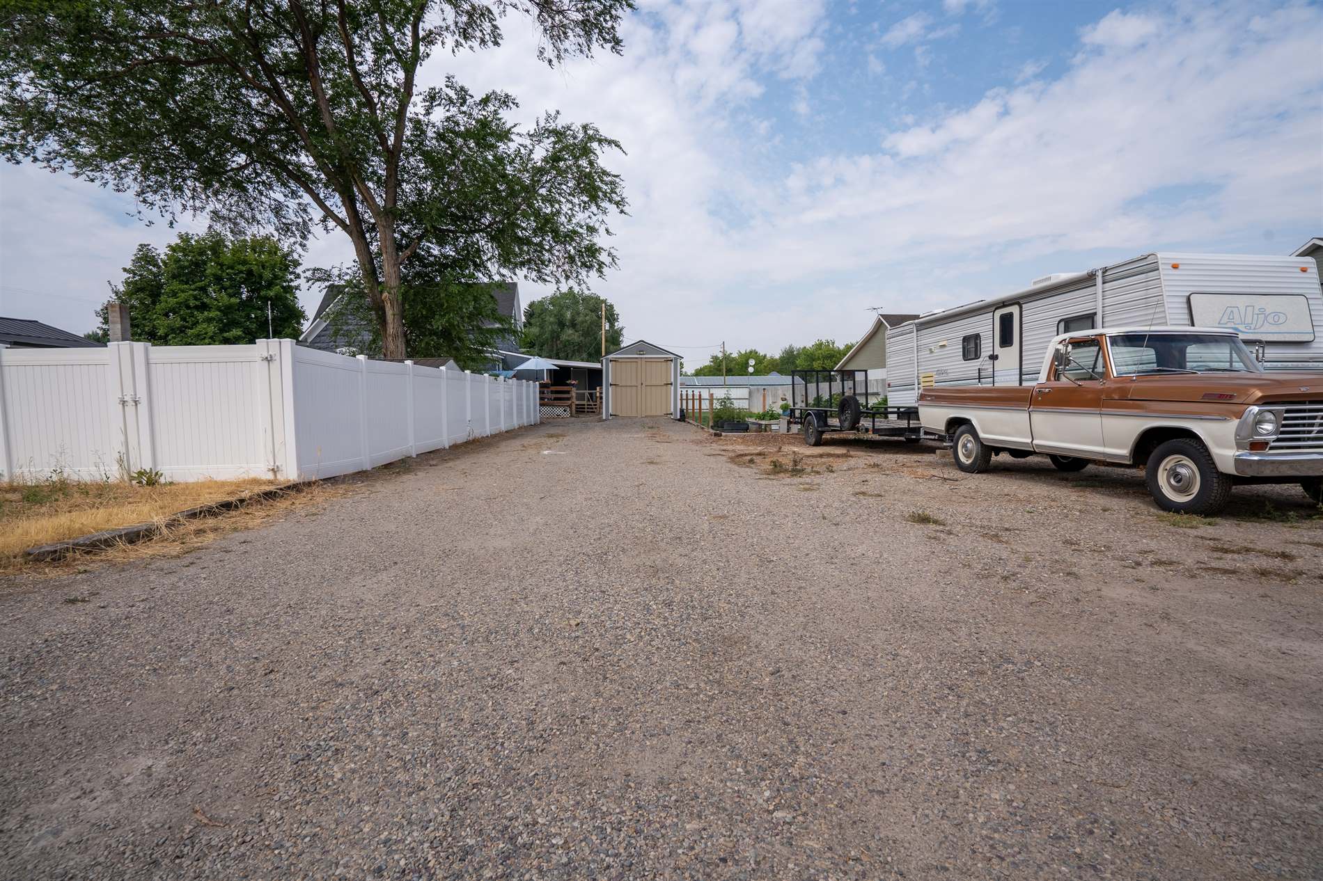 5367 E Steele Ave, Iona, ID 83427