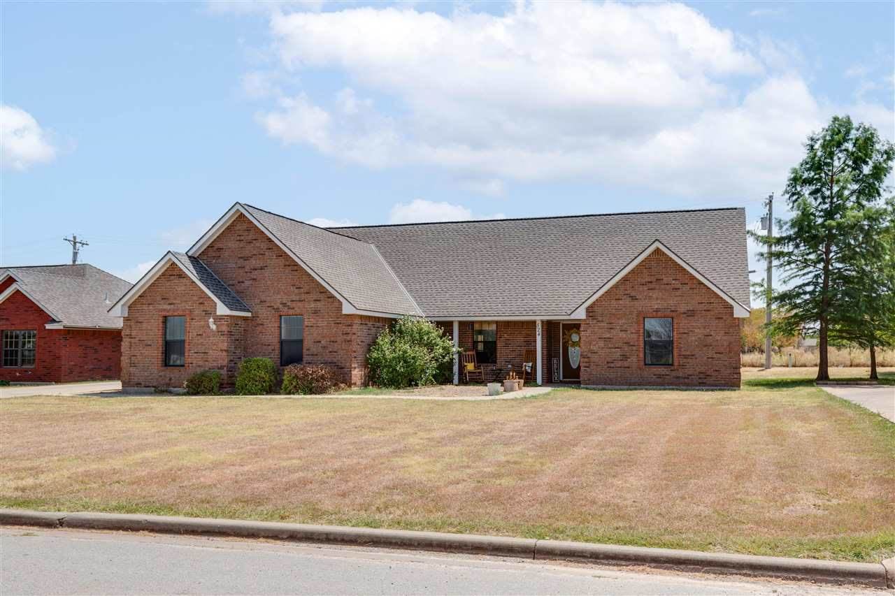 524 West Indiana, Walters, OK 73572