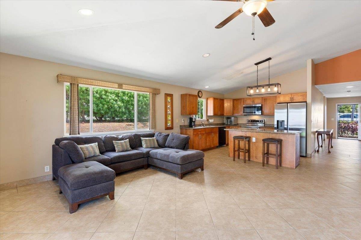 1911 Keahikano Pl, Wailuku, HI 96793