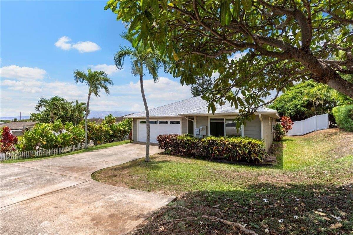 1911 Keahikano Pl, Wailuku, HI 96793