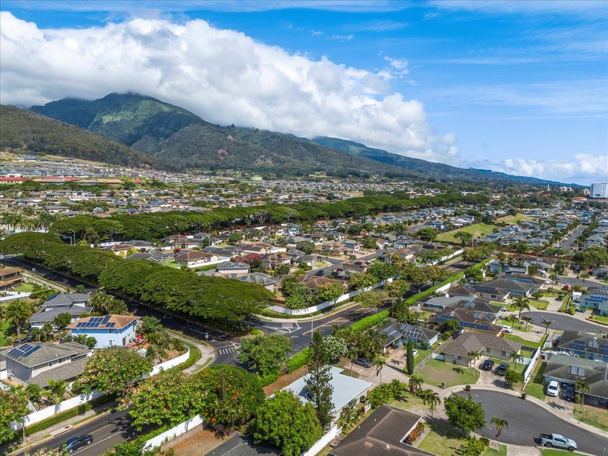 1911 Keahikano Pl, Wailuku, HI 96793