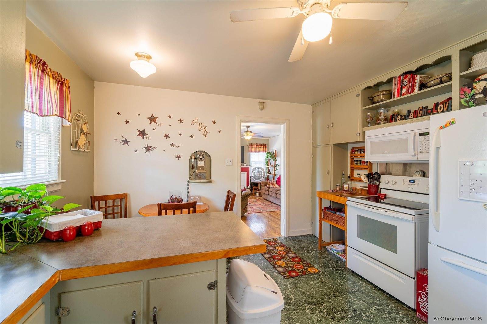 2211 Seymour Ave, Cheyenne, WY 82001