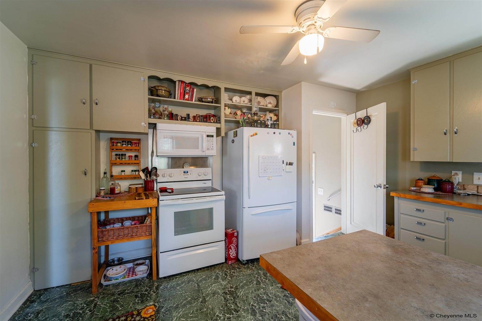 2211 Seymour Ave, Cheyenne, WY 82001