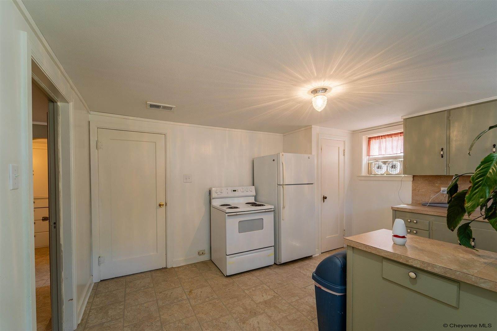 2211 Seymour Ave, Cheyenne, WY 82001