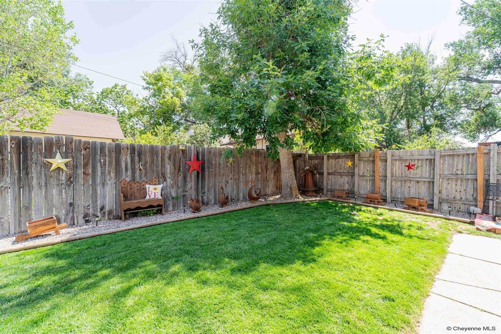 2211 Seymour Ave, Cheyenne, WY 82001