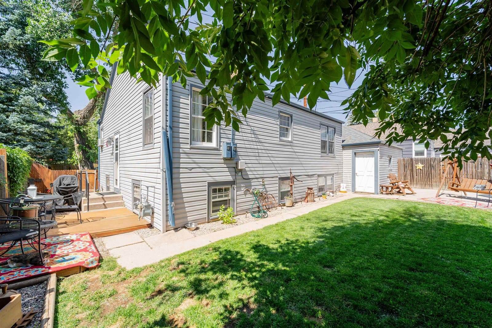 2211 Seymour Ave, Cheyenne, WY 82001