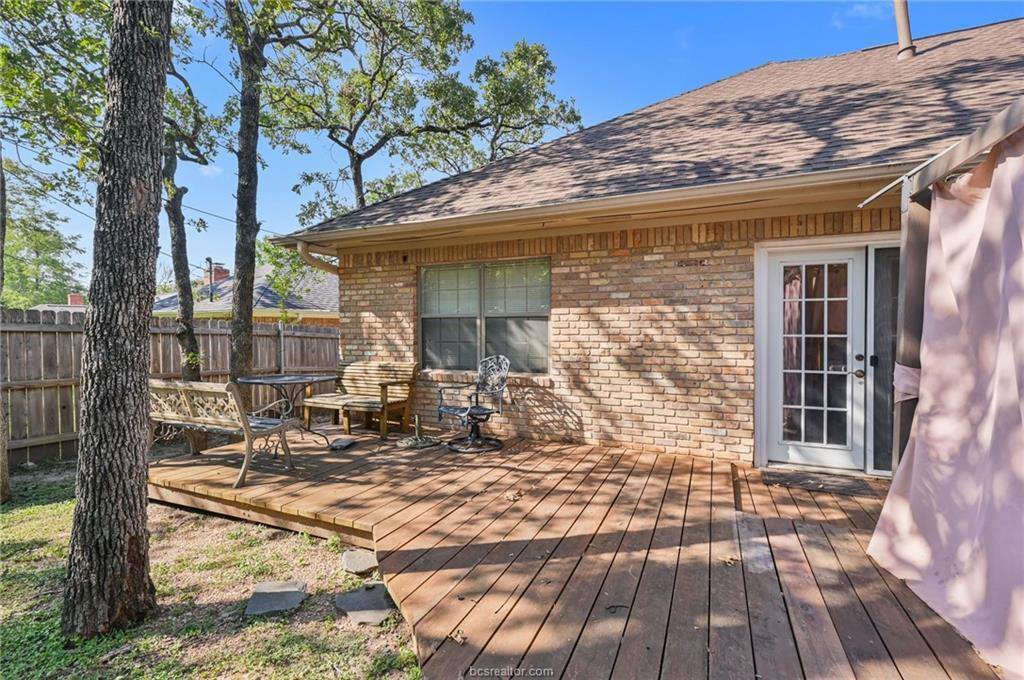 702 Summerglen Drive, College Station, TX 77840