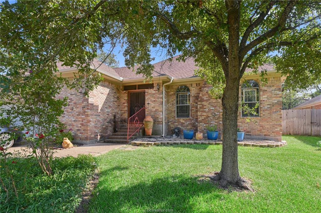 702 Summerglen Drive, College Station, TX 77840