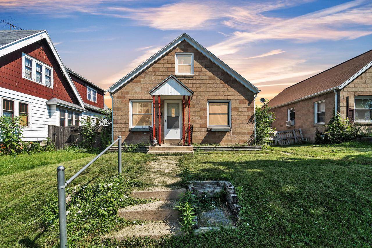 4016 W Orchard STREET, Milwaukee, WI 53215