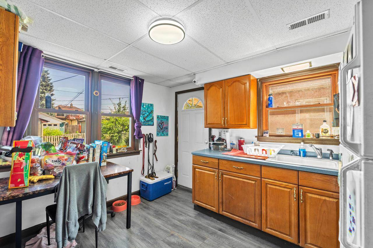 4016 W Orchard STREET, Milwaukee, WI 53215