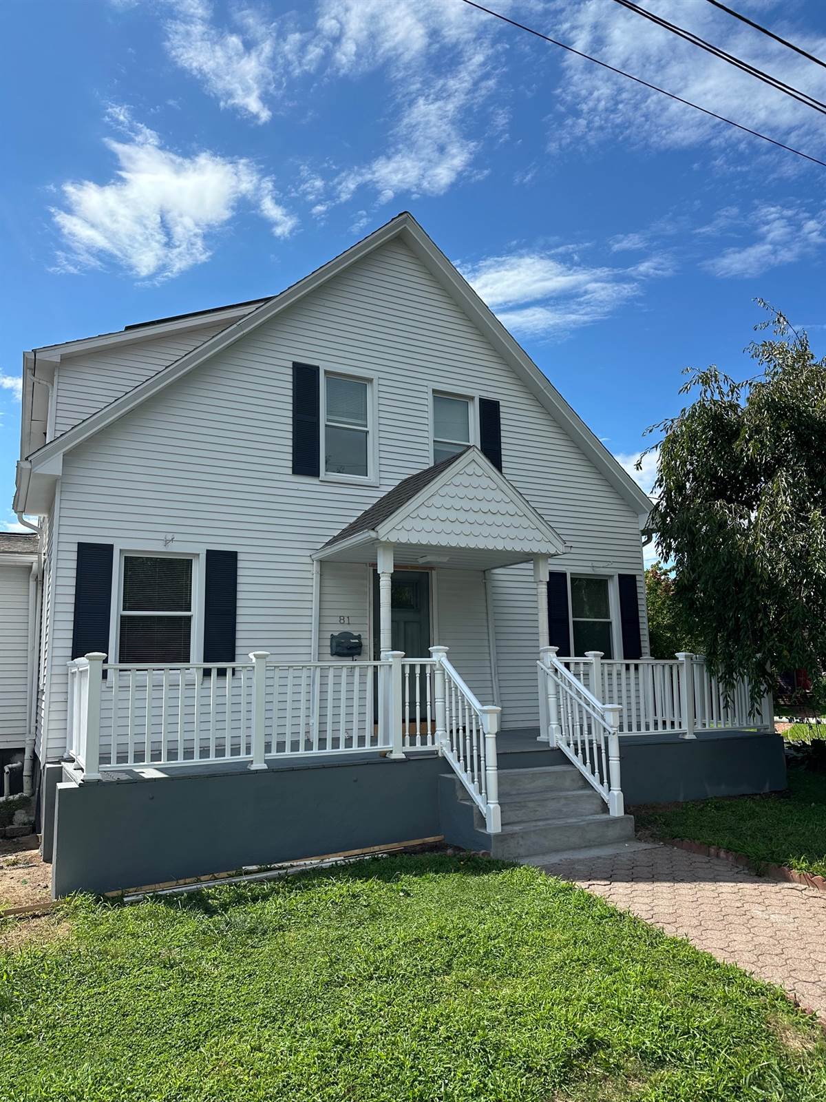 81 Ashland Ave, Newington, CT 06111
