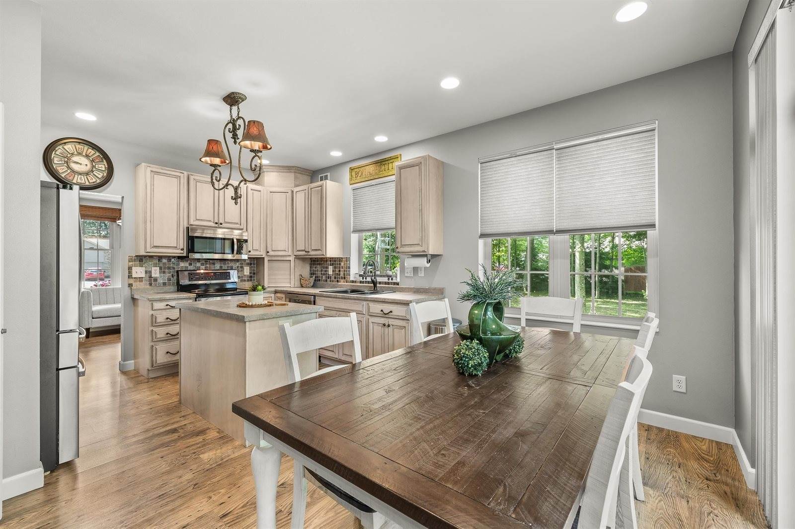 1600 Rapid River Run, Plover, WI 54467