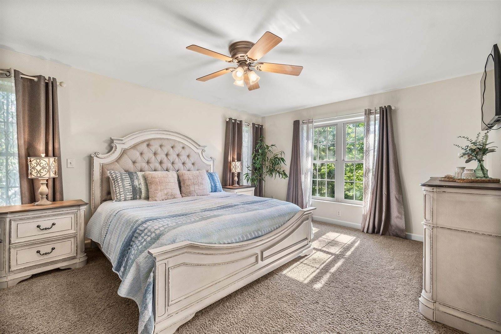 1600 Rapid River Run, Plover, WI 54467